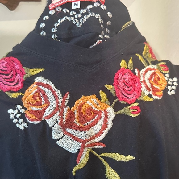 Johnny Was Black Floral Embroidered Women's long sleeved T - Picture 5 of 5